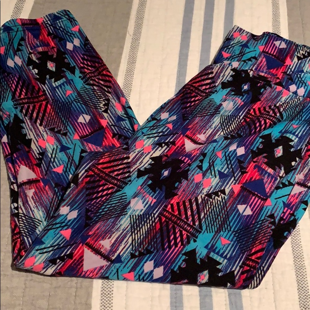 Aztec print neon Capri leggings